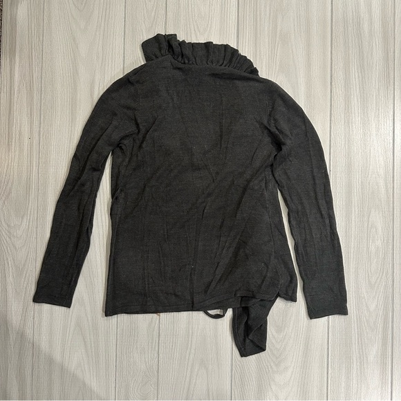 evie. asymmetrical jacket with ruffles - Picture 3 of 4